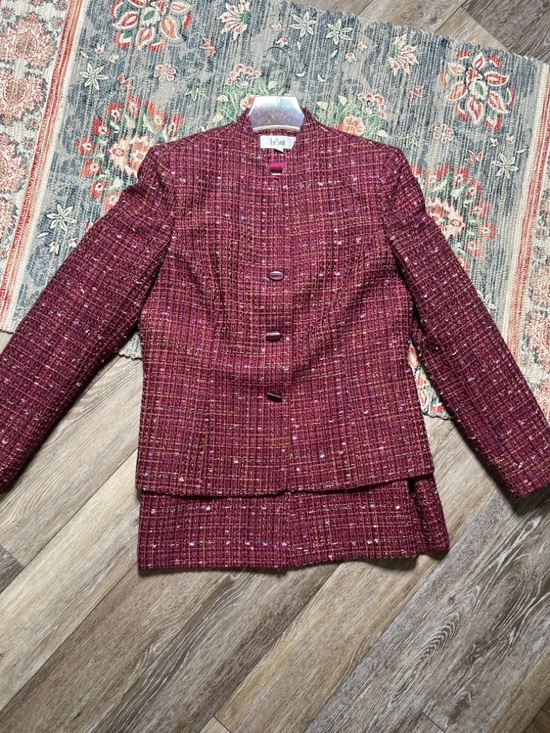 Le Suit Jackets & Blazers - Le Suit Women's Burgundy Tweed Jacket Skirt Set